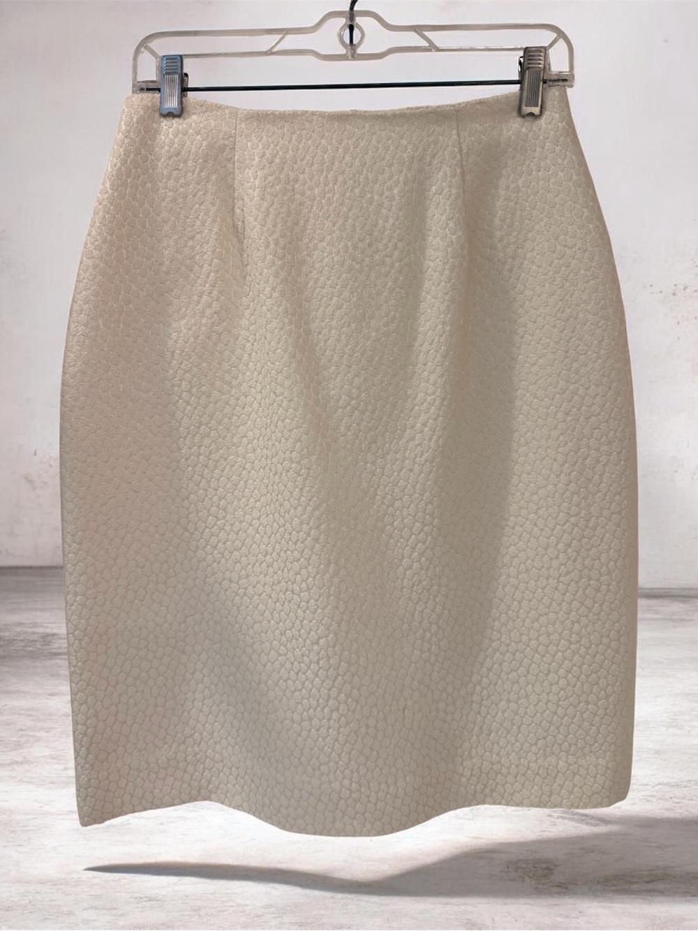 Classic Ivory Heavy Textured Straight/Pencil Skirt Lined Back Zip, Elegant! Sz 8